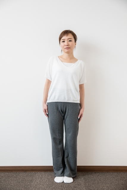 歪み姿勢女性